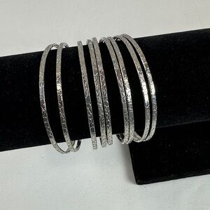 Elegant Silver Tone Bangle Band Set